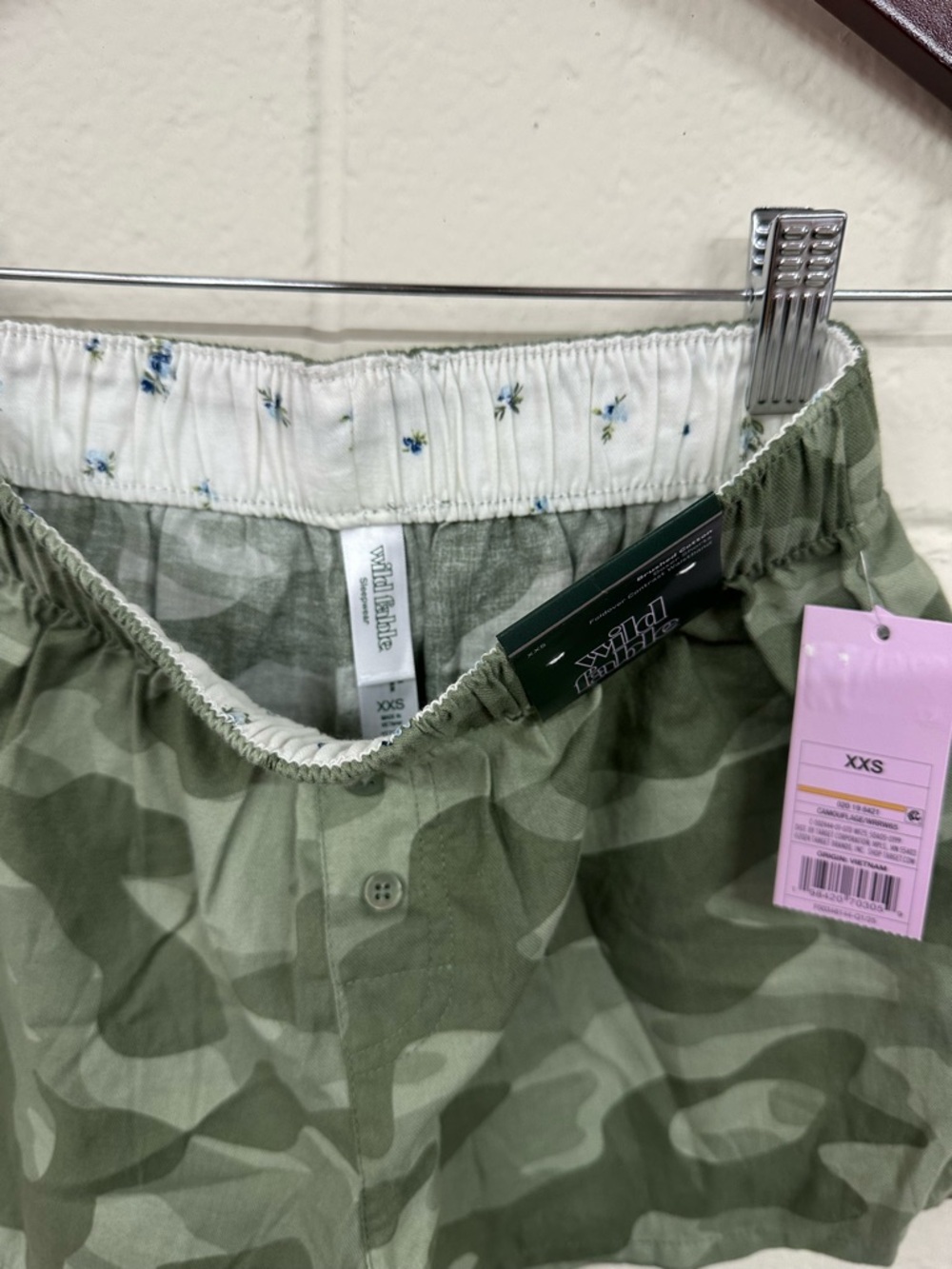 Women’s wild fable Green Camo Elastic Waist PJ Shorts - Picture 3 of 5